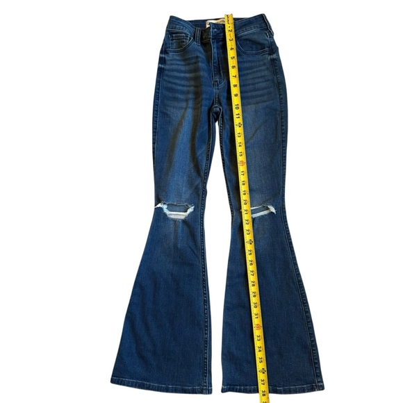 Hollister| Women’s High-Rise Ripped Blue Wash Flare Jeans- Size w23 short - Picture 8 of 11